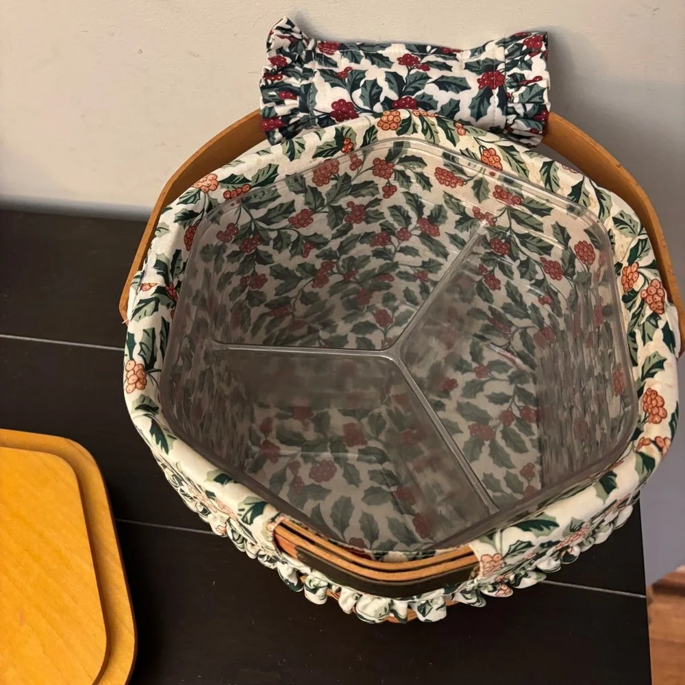 Longaberger 1997 Christmas Collection Snowflake Basket‎ w Lid, Liner & Divider